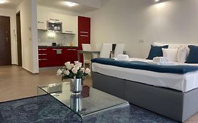 Smart Carrara Apartments